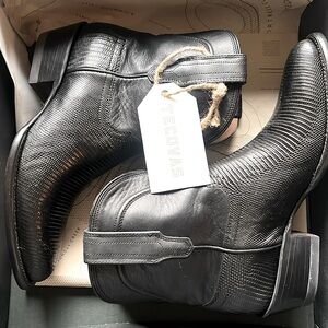 Tecova Women’s Balck Cowboy Boots (Size 8)